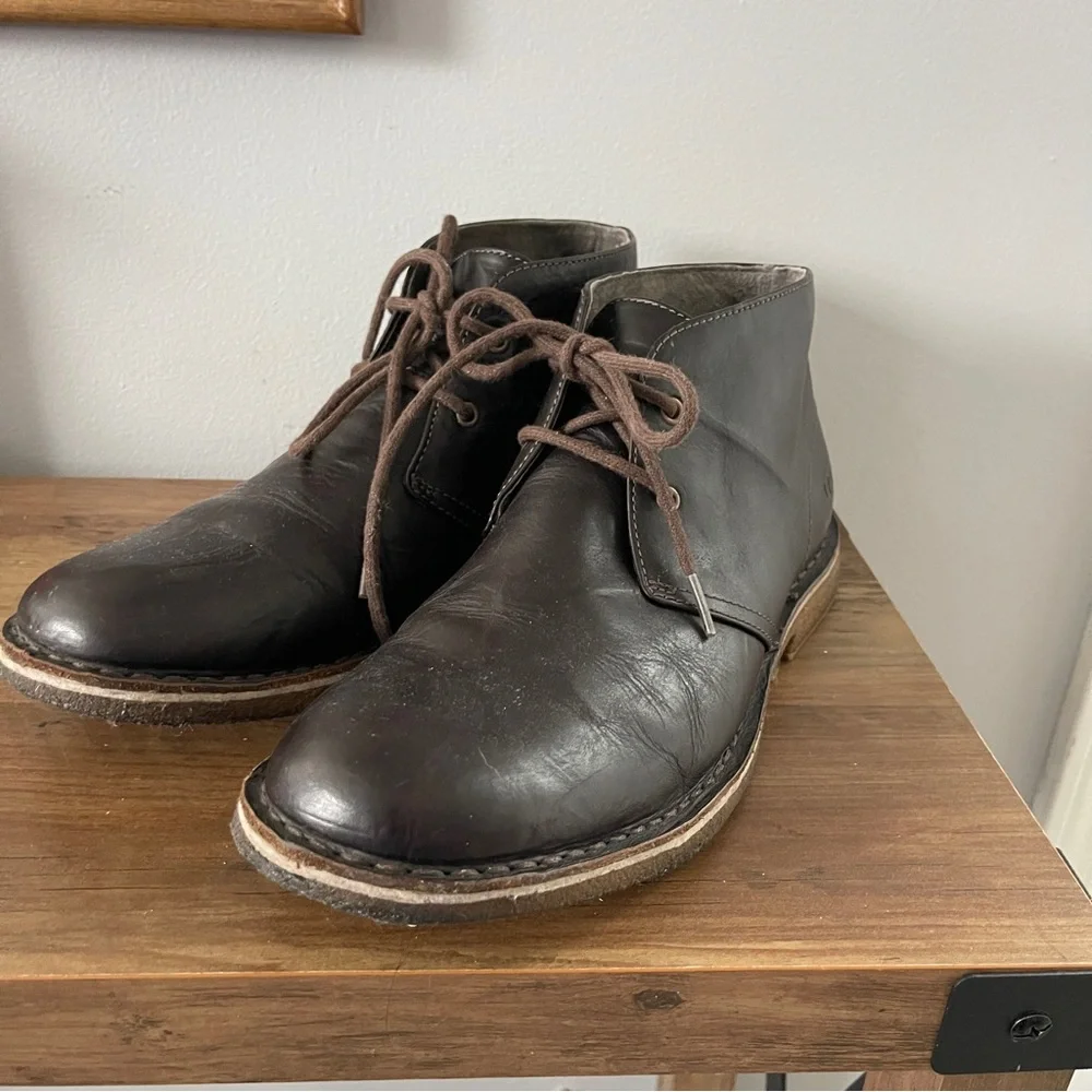 UGG Men's Leighton Chukka Boot Chocolate Brown Size 10 US